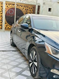 نيسان ألتيما